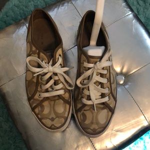 Coach Dee Khaki shoes Sz 7 1/2